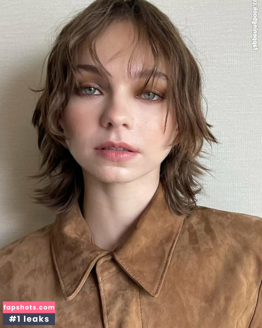 Emma Myers gallery photo #56