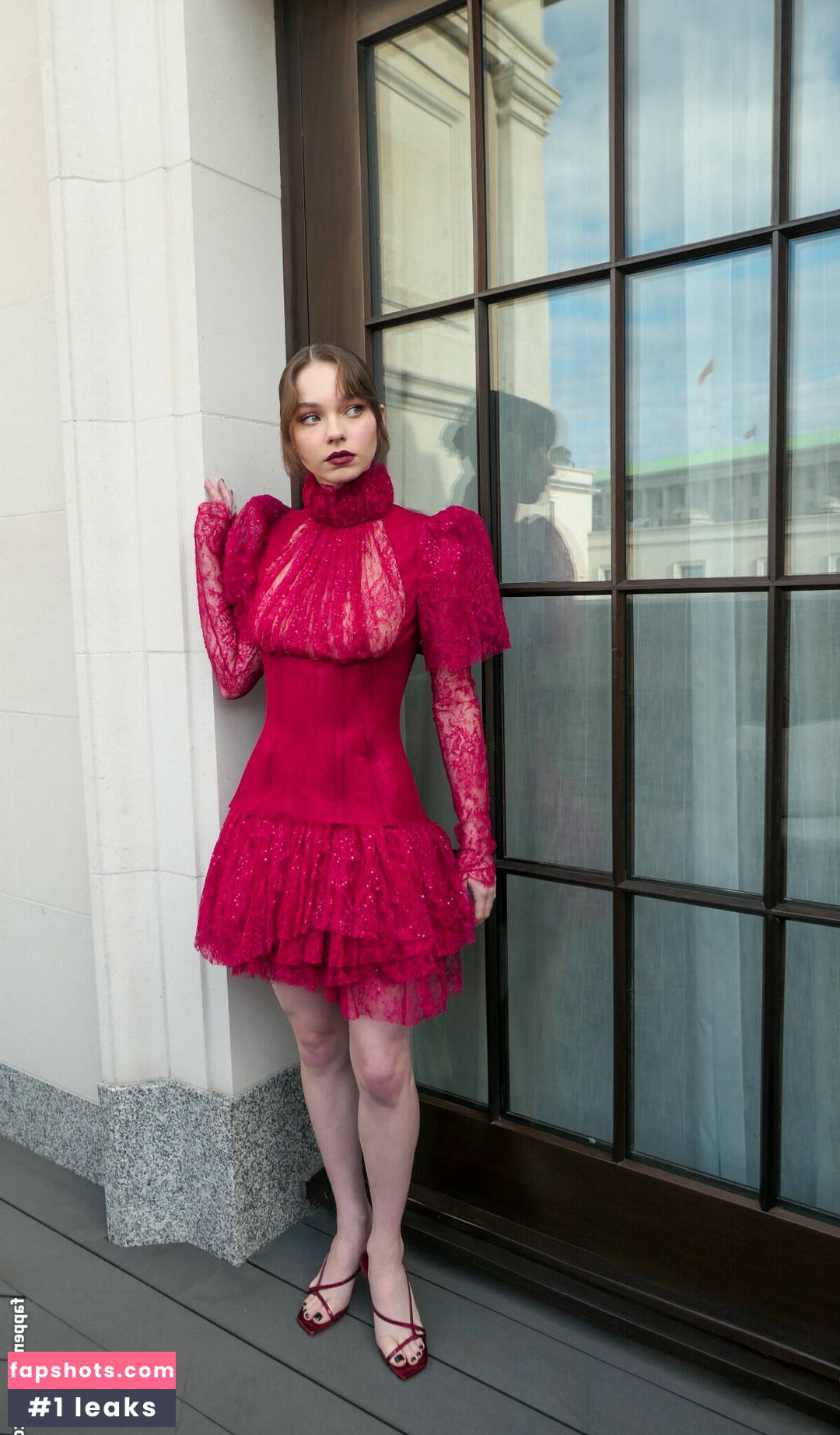 Emma Myers gallery photo #92