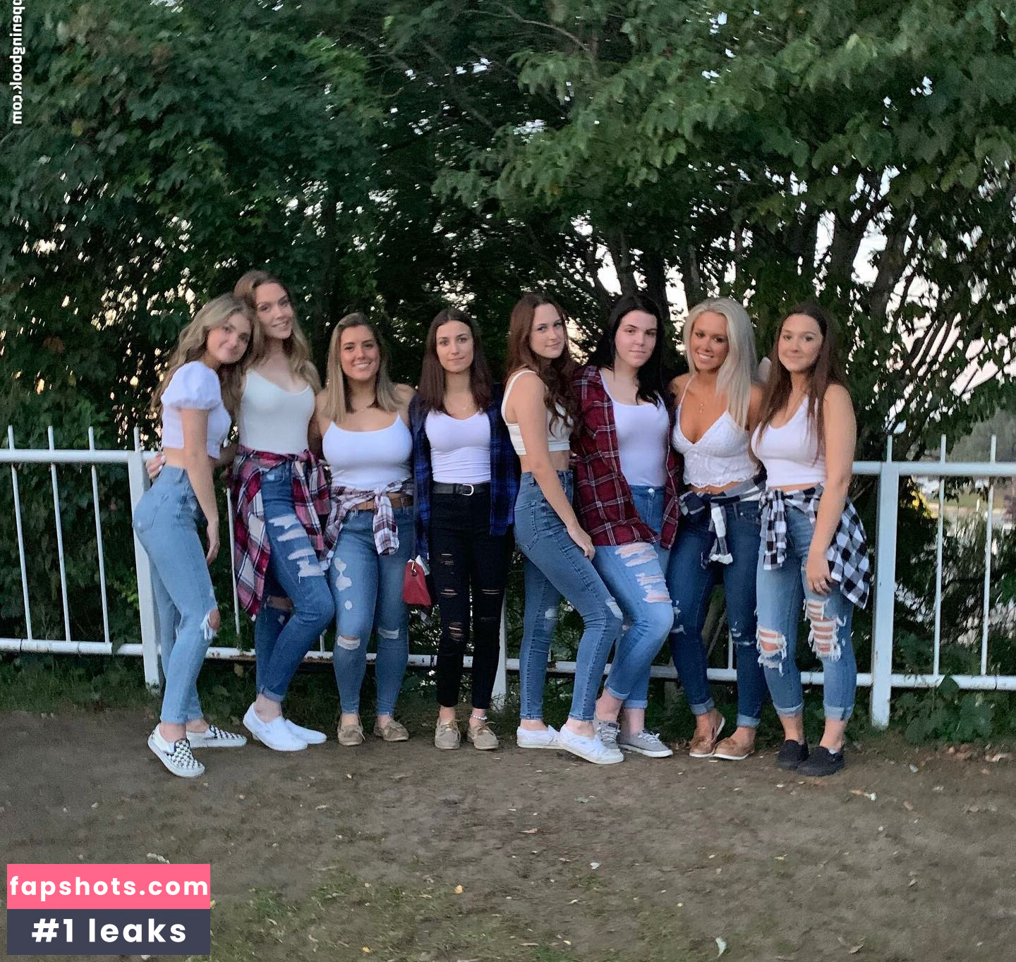 Emma gallery photo #107