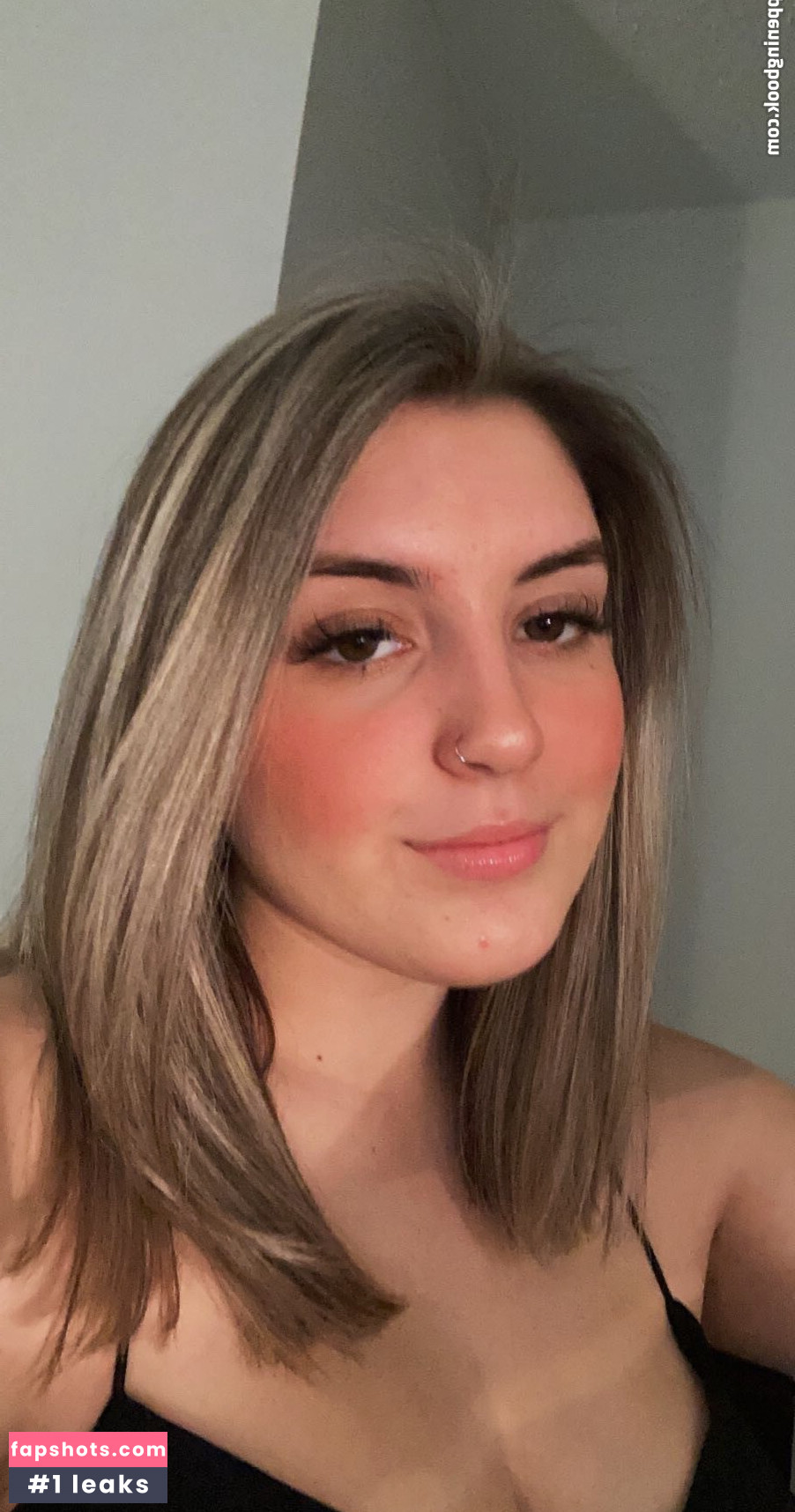 Emma gallery photo #113