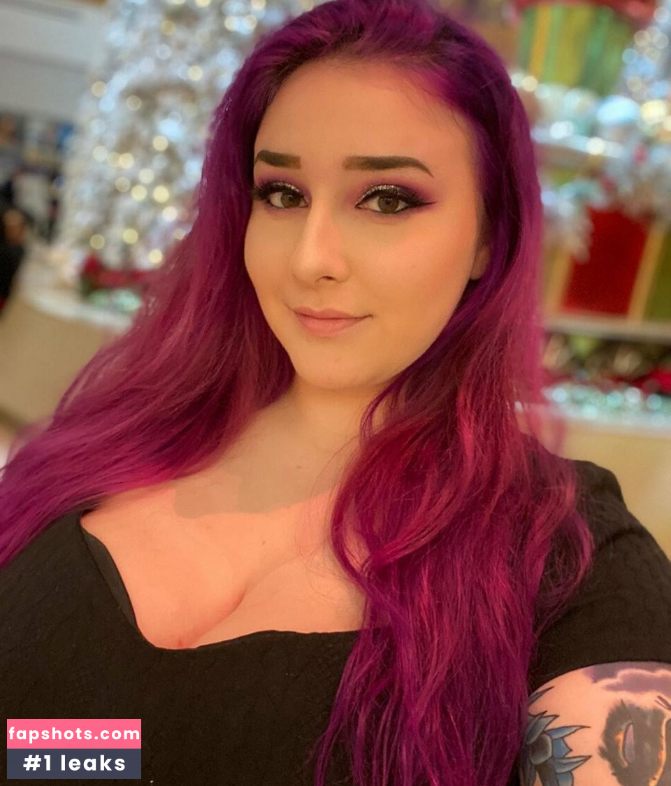 Emma gallery photo #123