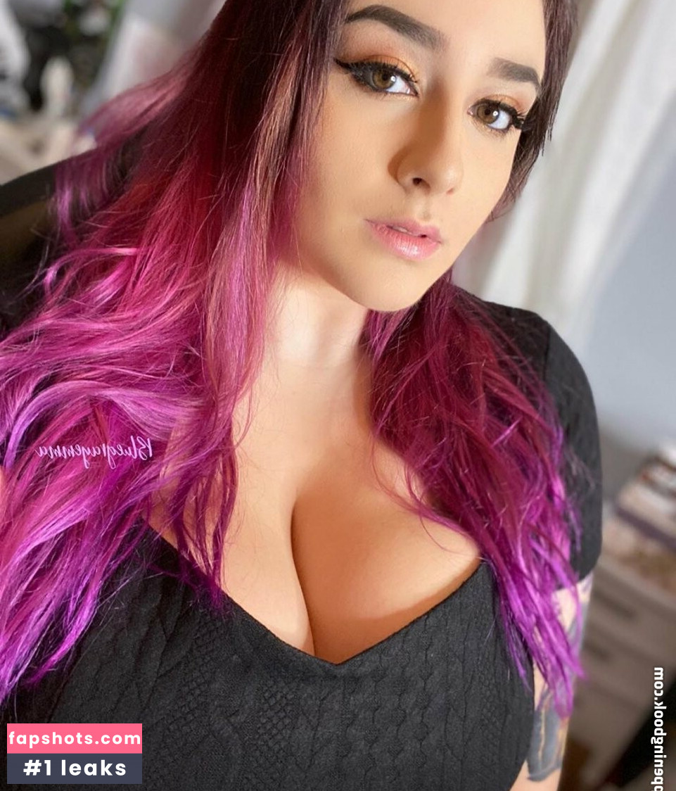 Emma gallery photo #129