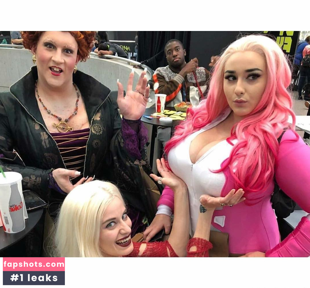 Emma gallery photo #131