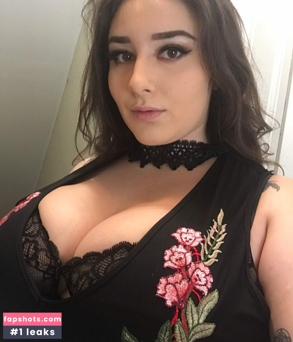 Emma gallery photo #134