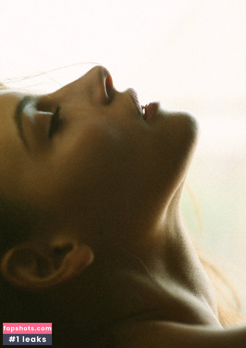 Emma Paterson gallery photo #22