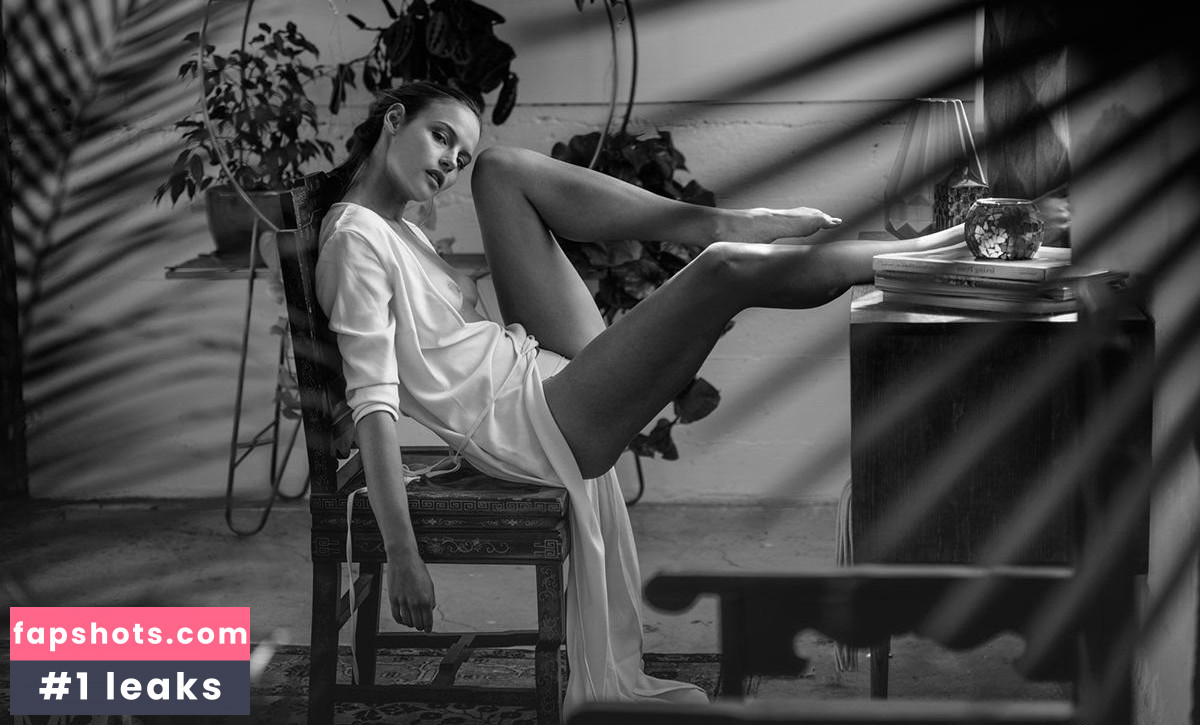 Emma Paterson gallery photo #34