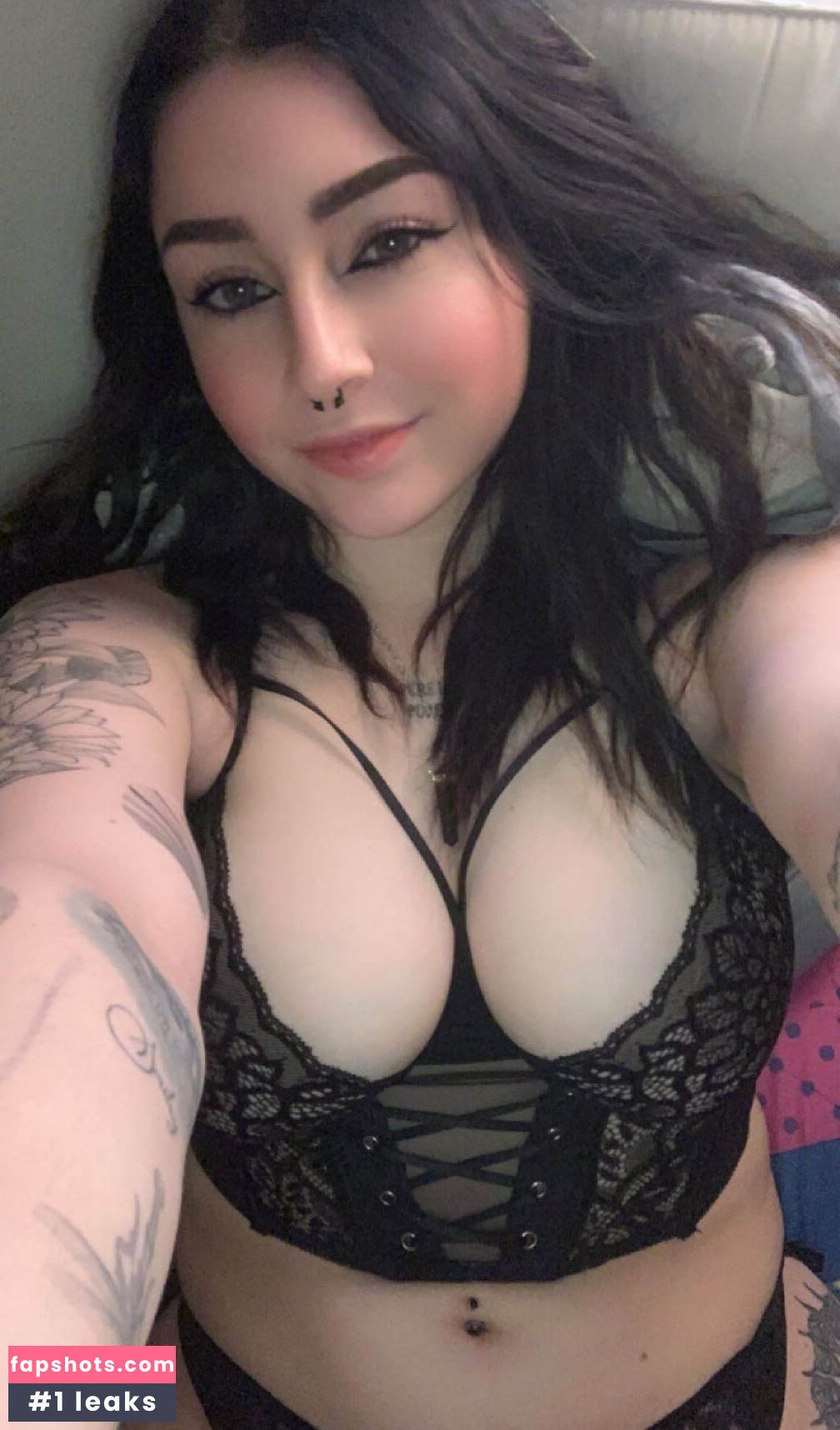 Emma Petch gallery photo #11