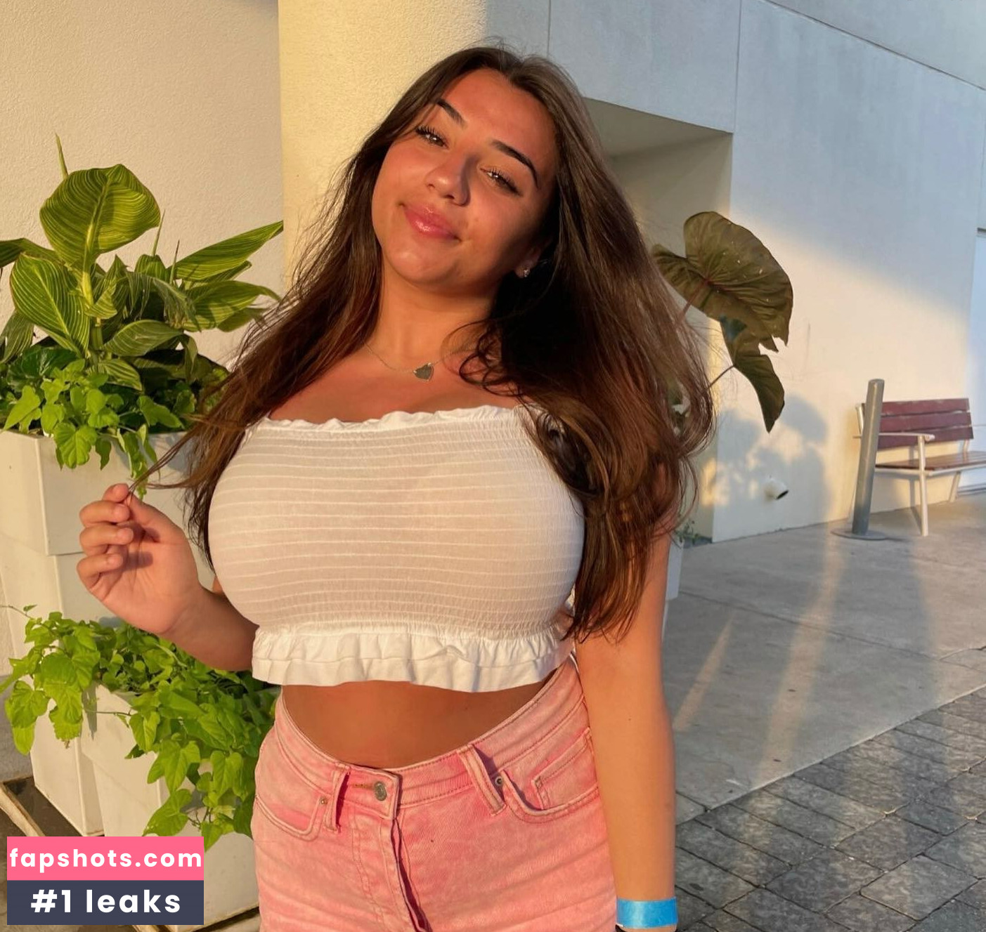 Emma Planzo gallery photo #15