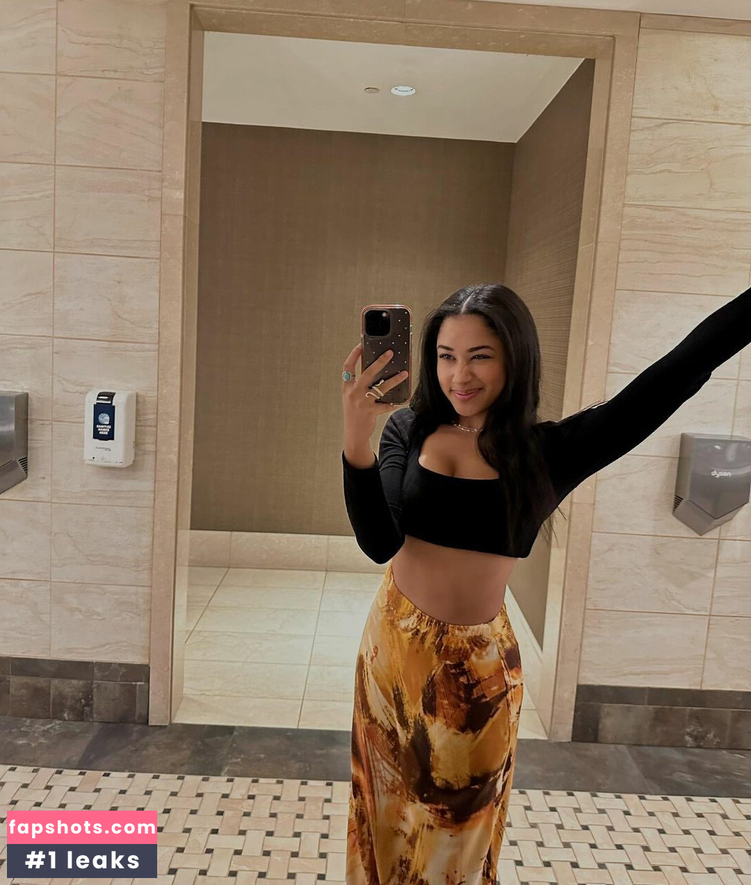 Emma Regala gallery photo #3