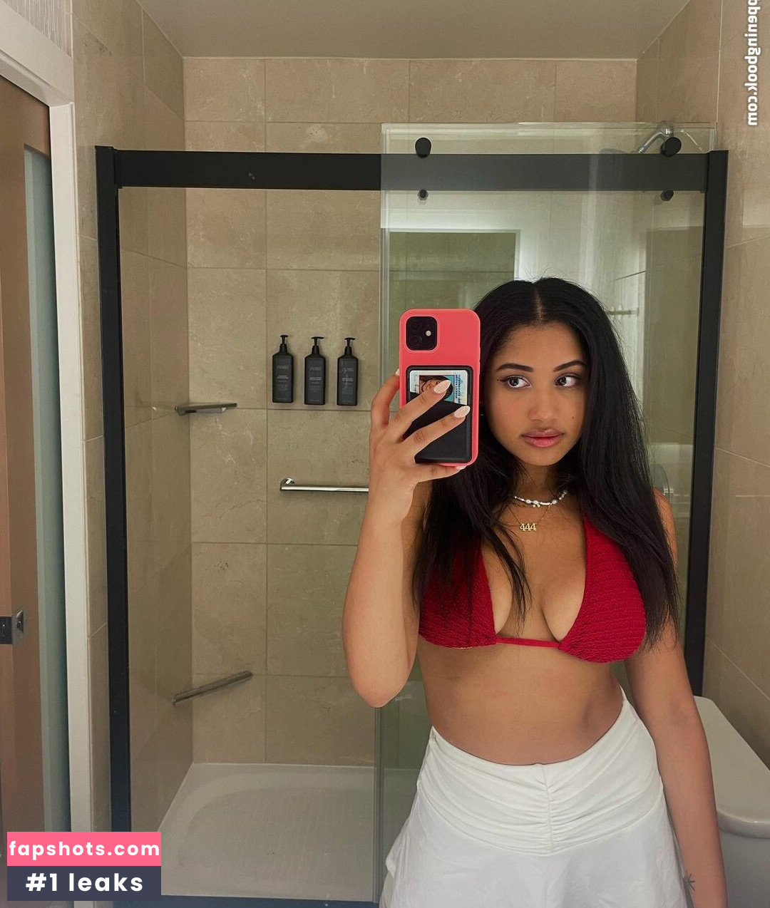 Emma Regala gallery photo #10