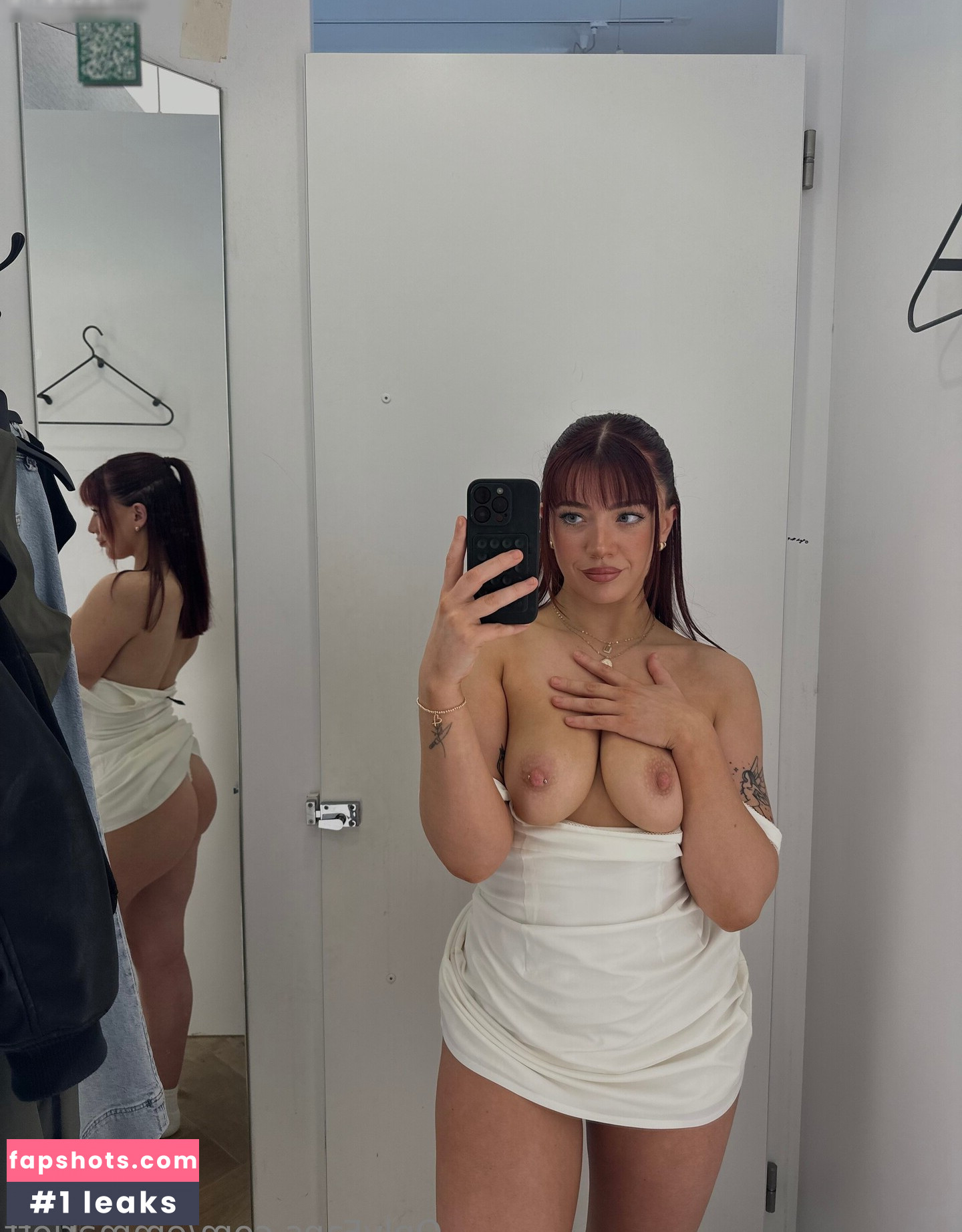 Emma Riott gallery photo #44