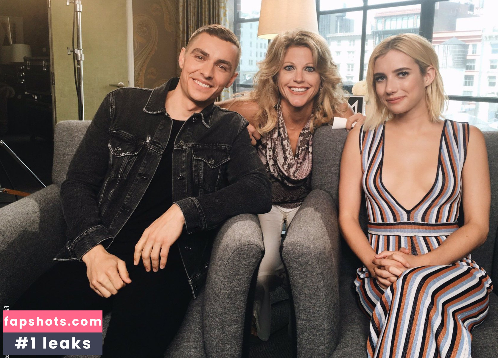 Emma Roberts gallery photo #1414