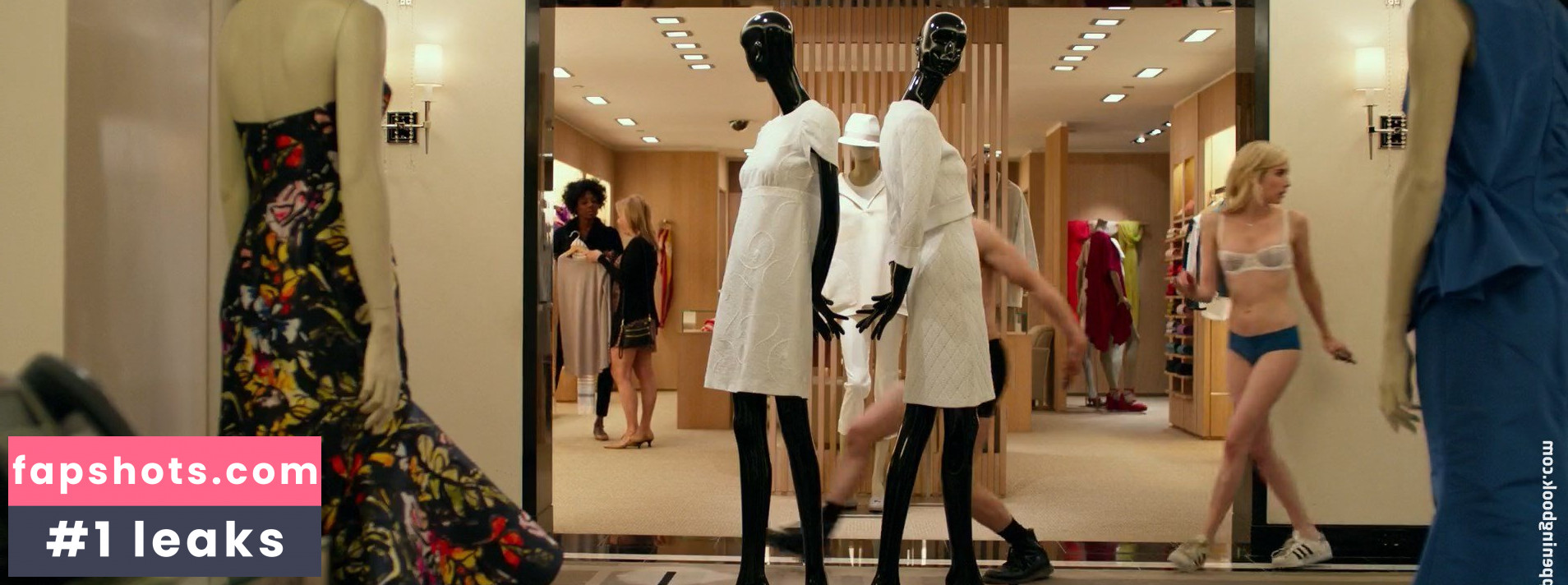 Emma Roberts gallery photo #1448