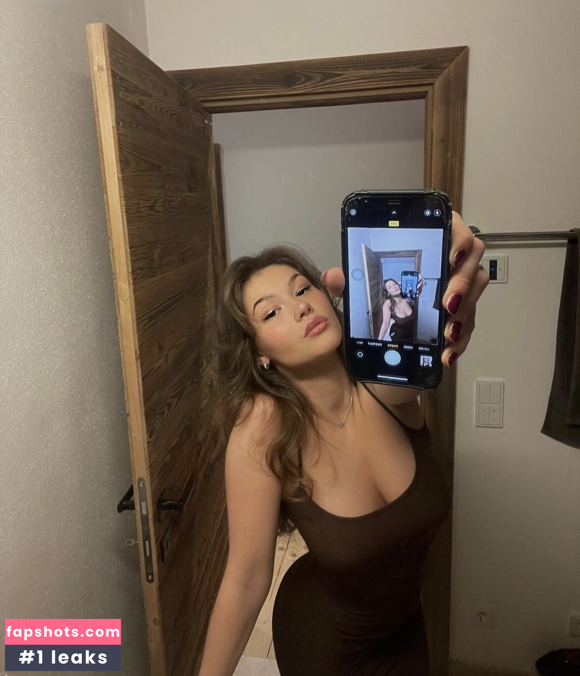 Emma Schönborn gallery photo #3