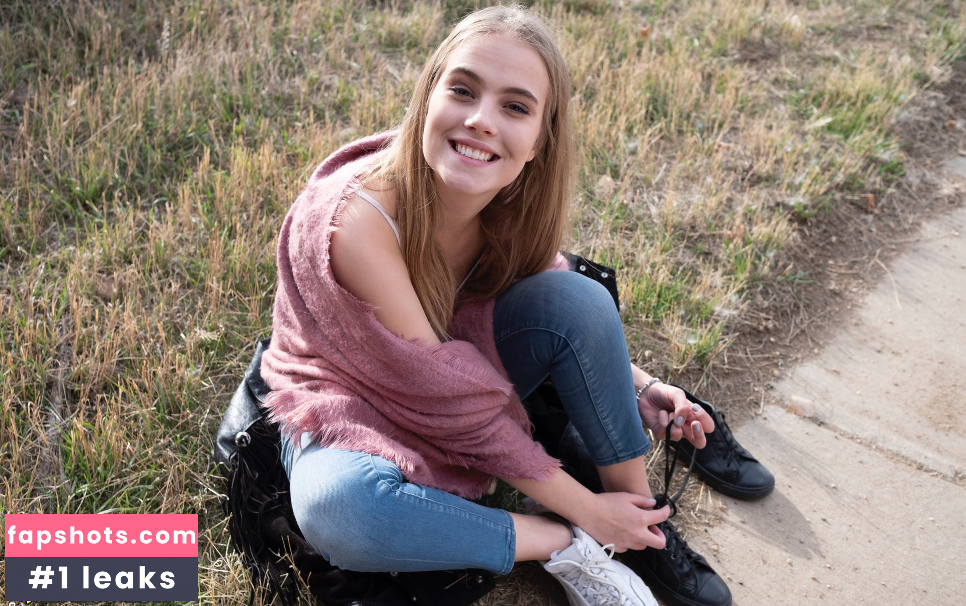 Emma Skau nude babe gallery