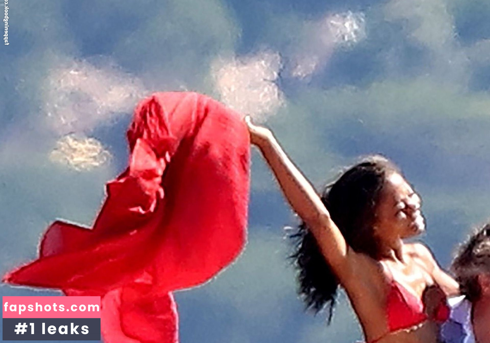 Emma Thynn gallery photo #47