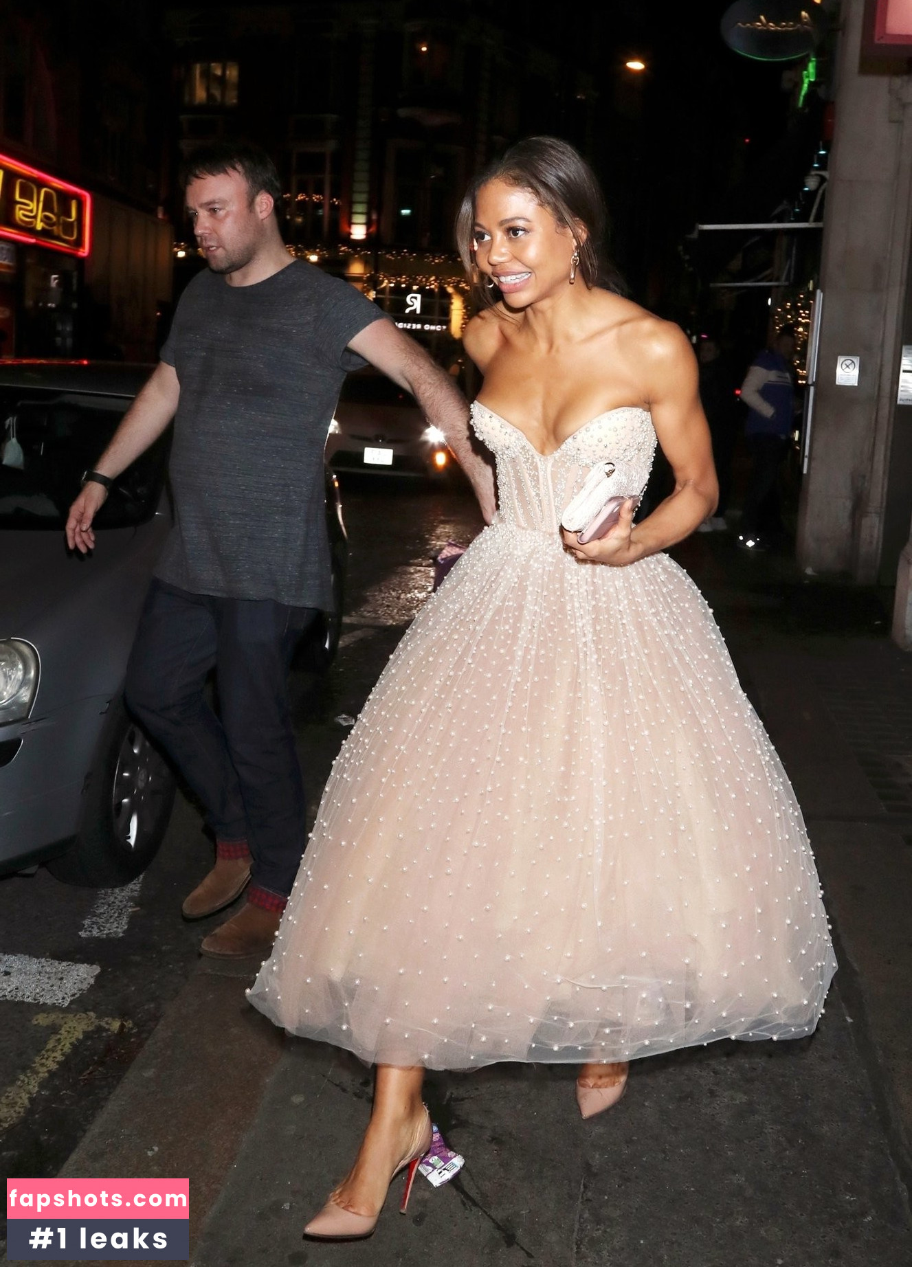 Emma Thynn gallery photo #10