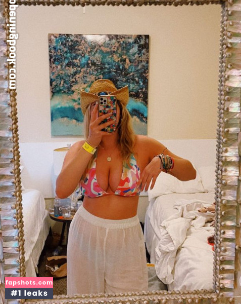 Emma Topps gallery photo #5