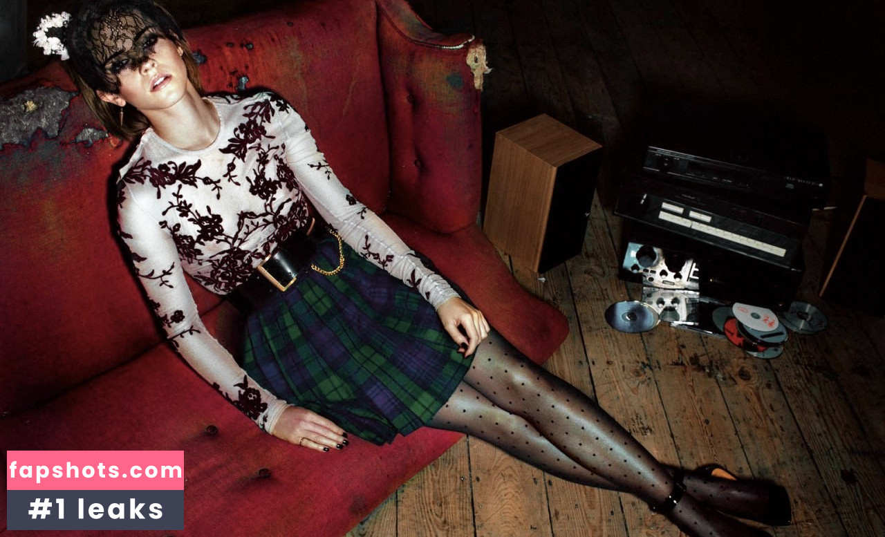 Emma Watson gallery photo #1005