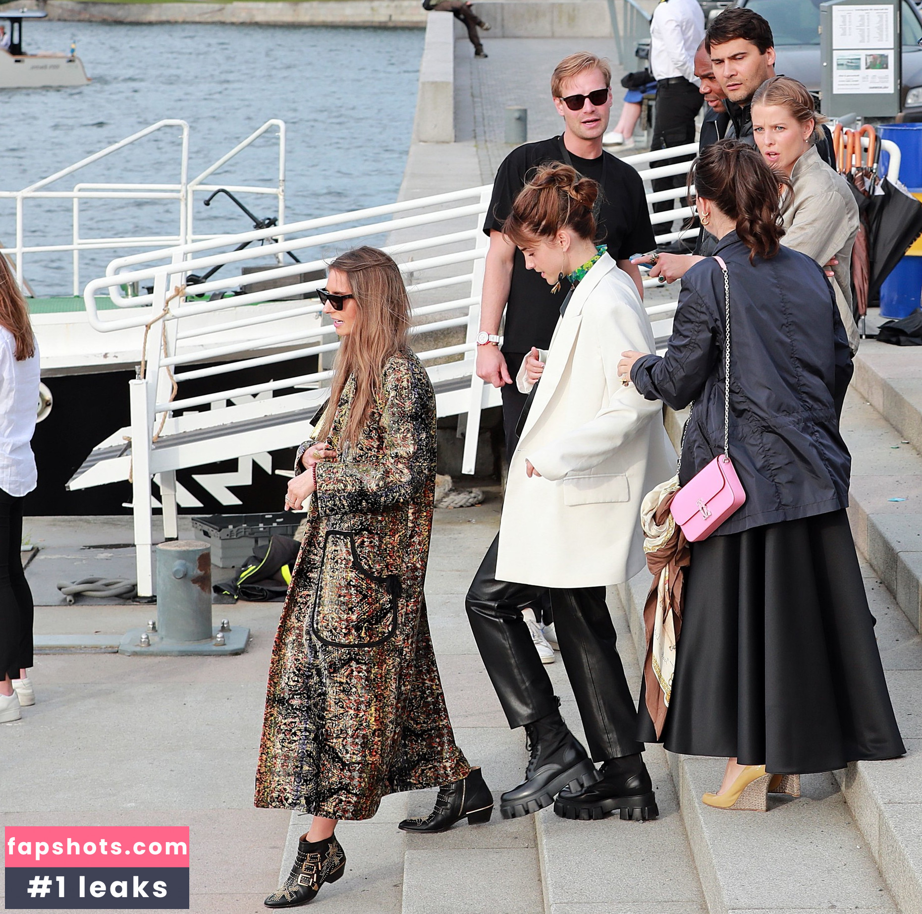 Emma Watson gallery photo #1025