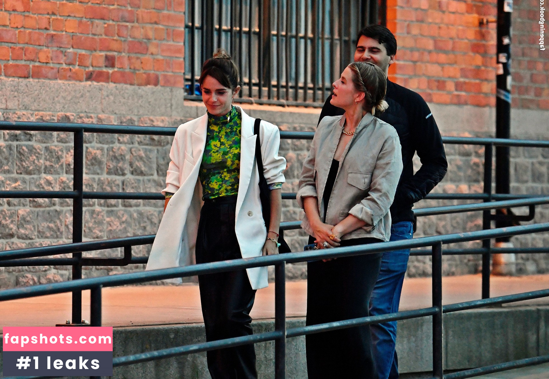 Emma Watson gallery photo #1026