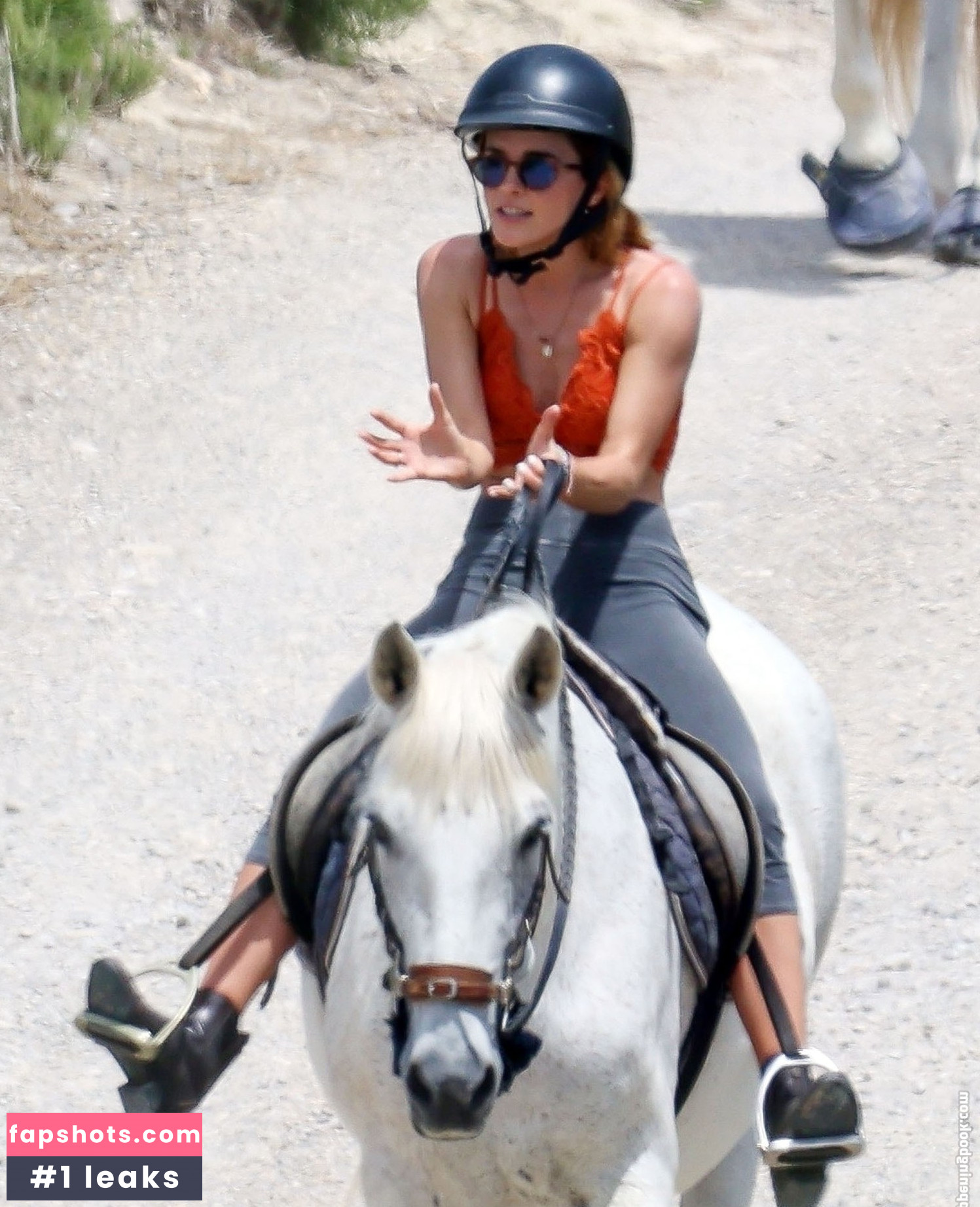 Emma Watson gallery photo #1030