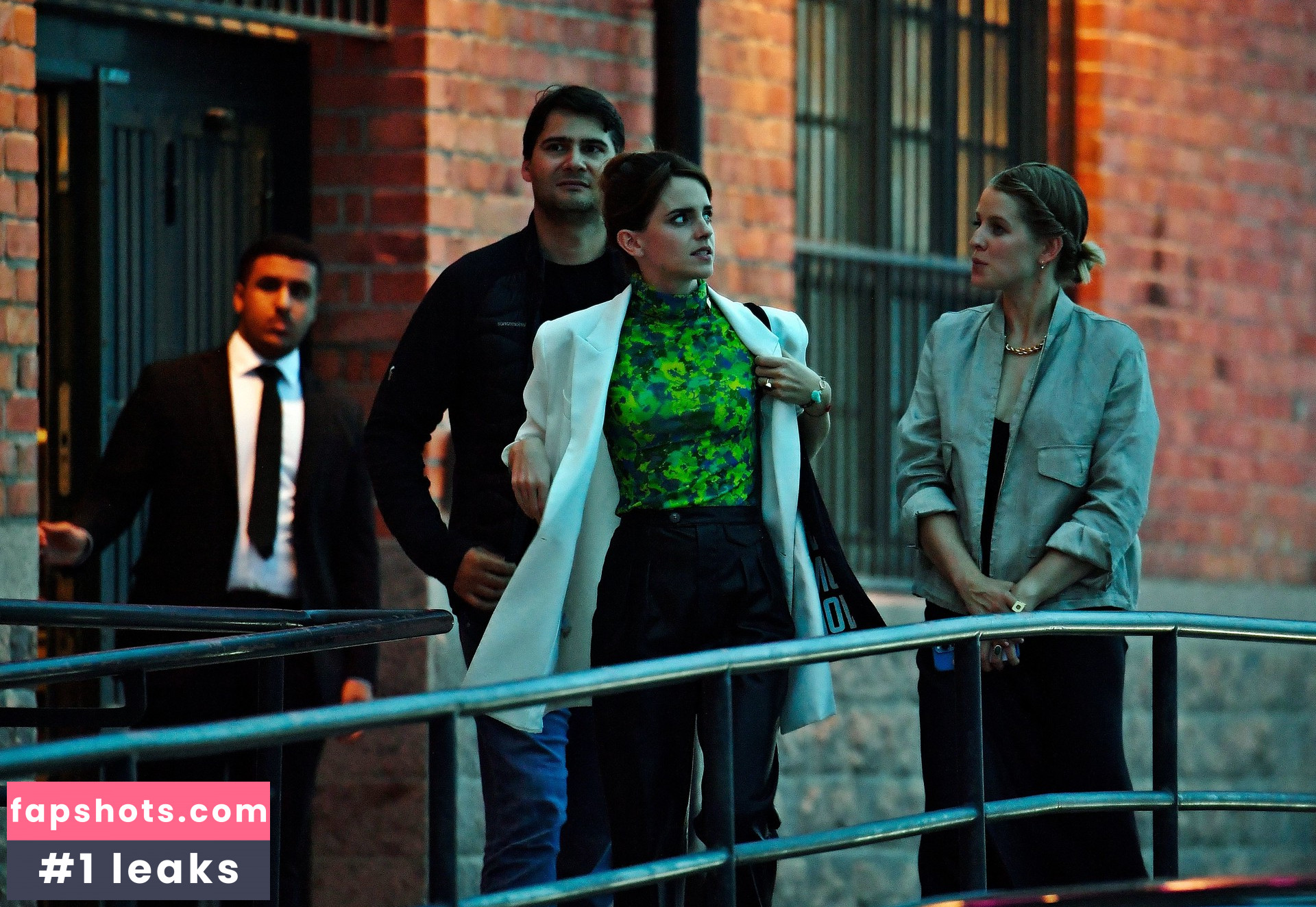 Emma Watson gallery photo #1034