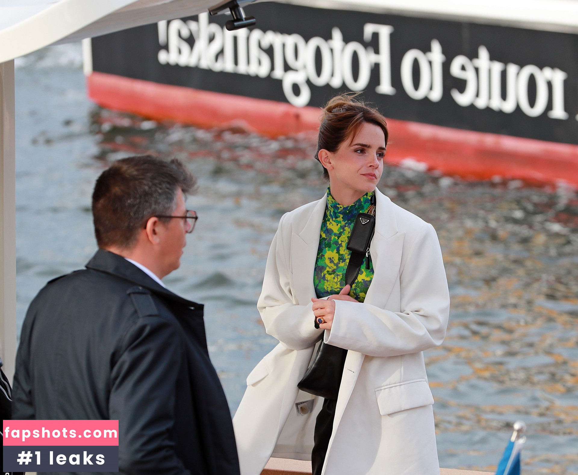 Emma Watson gallery photo #1037