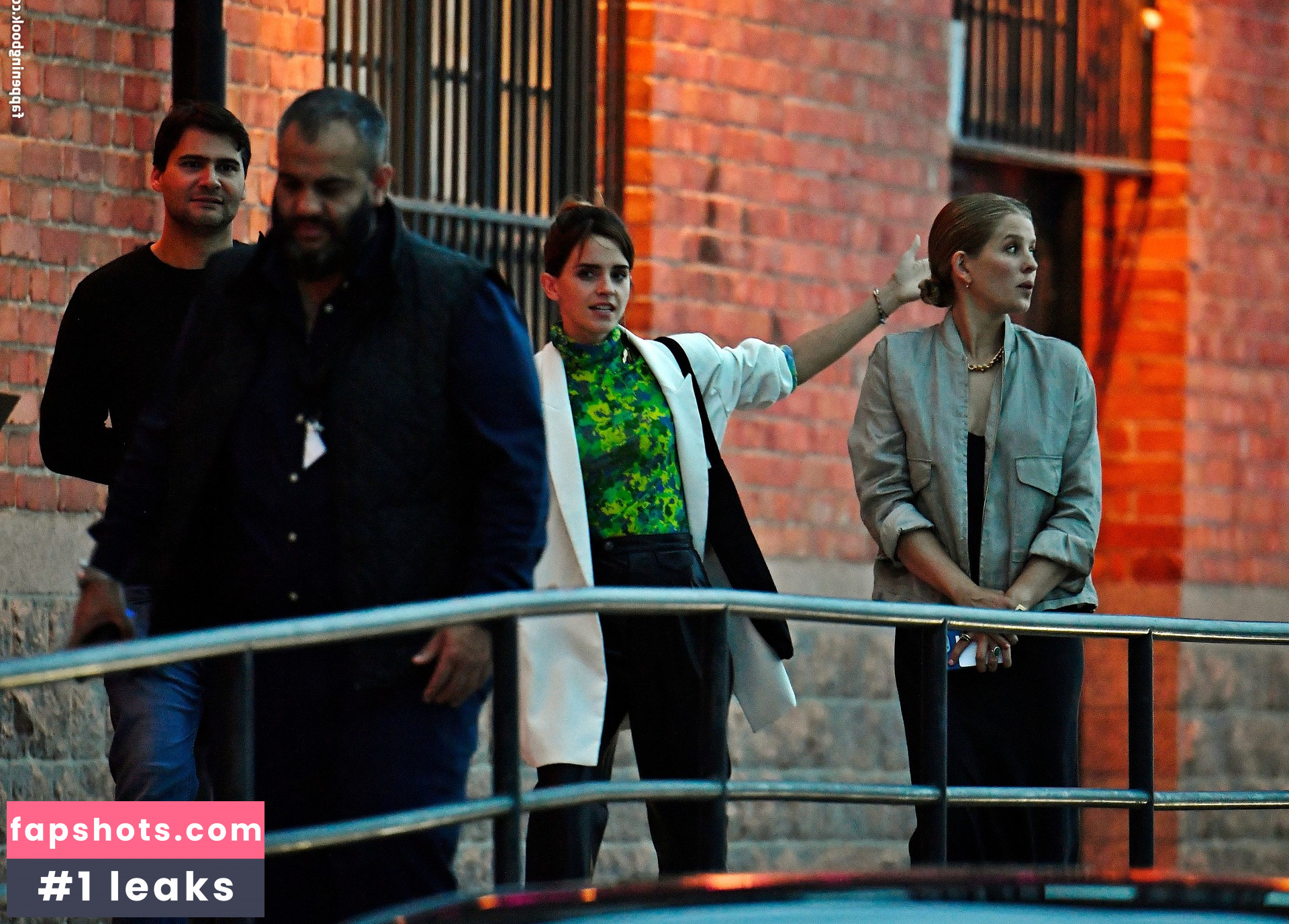 Emma Watson gallery photo #1038