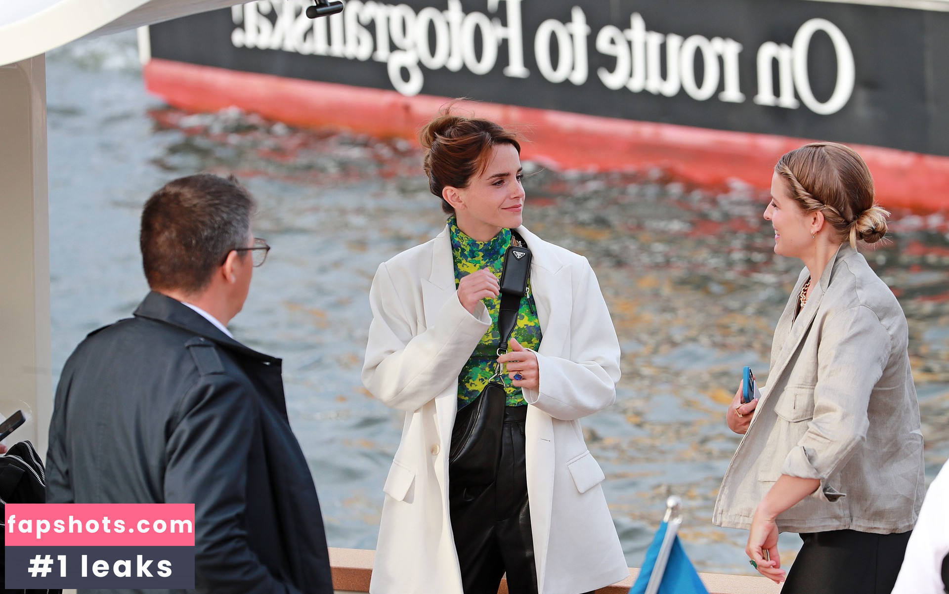 Emma Watson gallery photo #1041