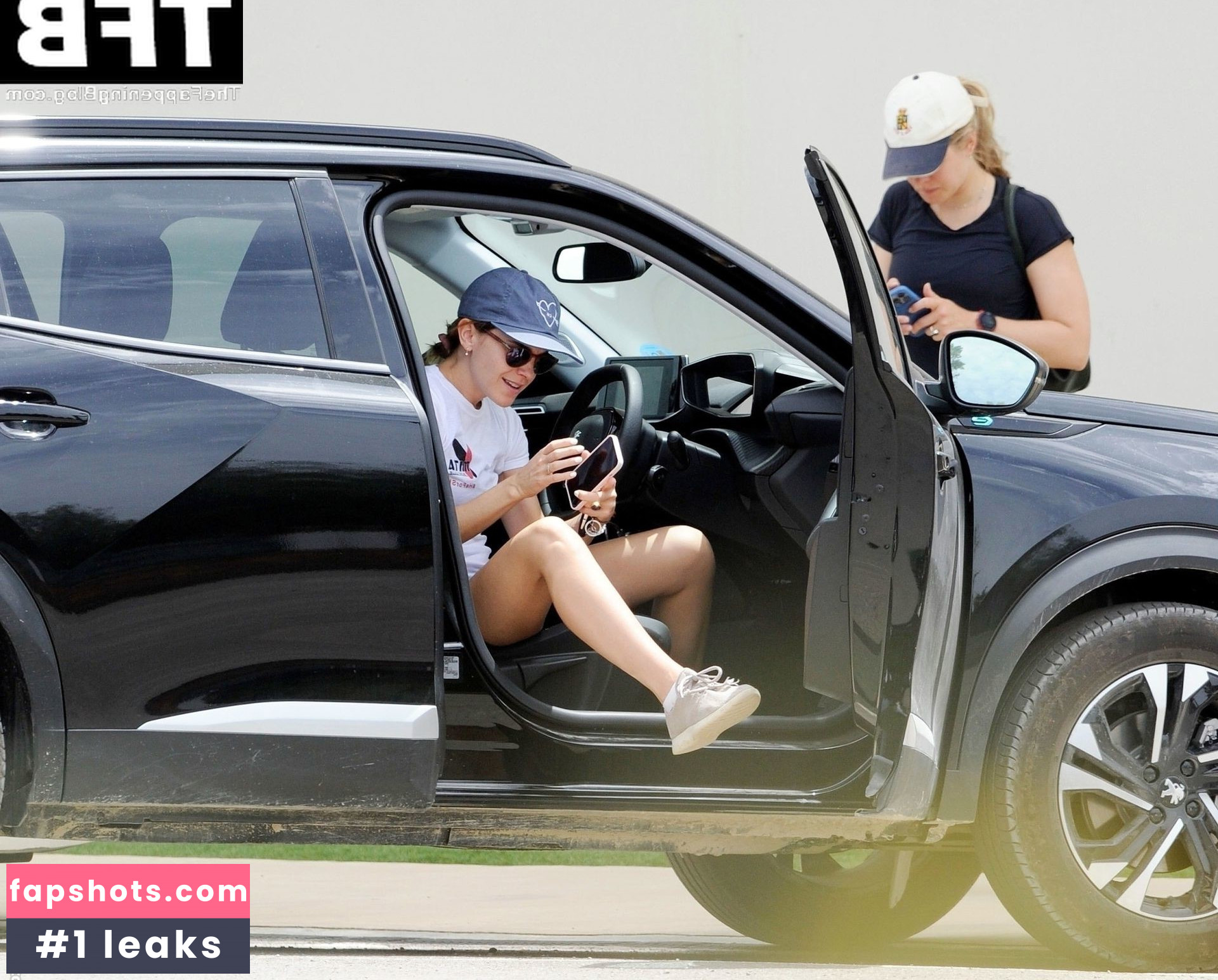 Emma Watson gallery photo #1090