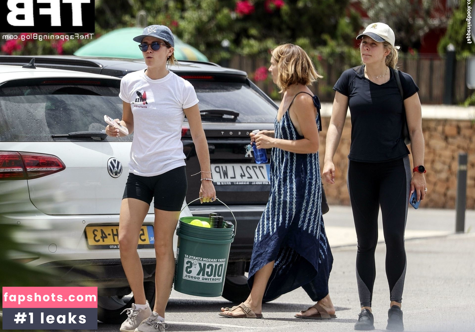 Emma Watson gallery photo #1124