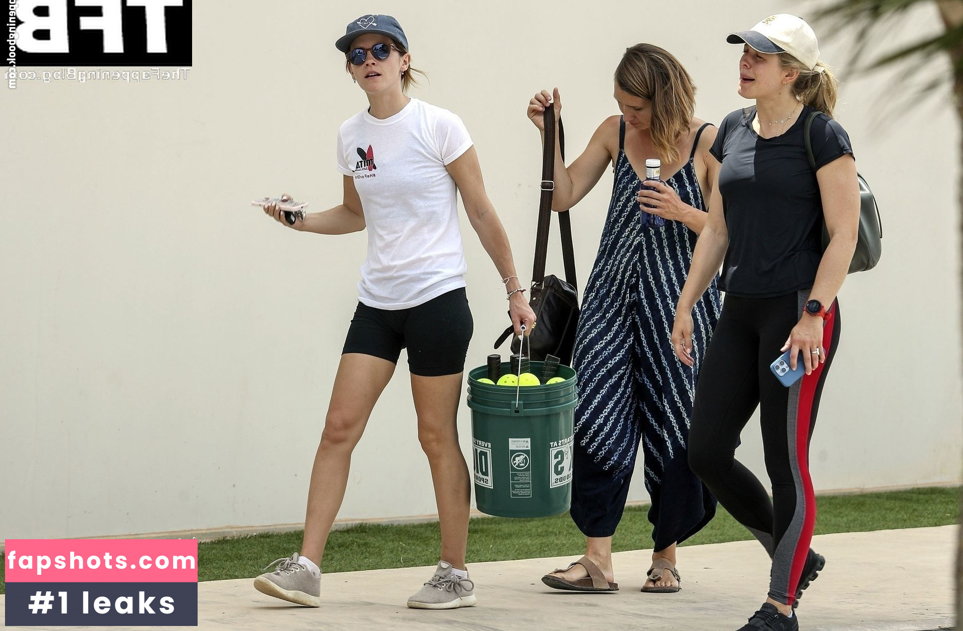 Emma Watson gallery photo #1125