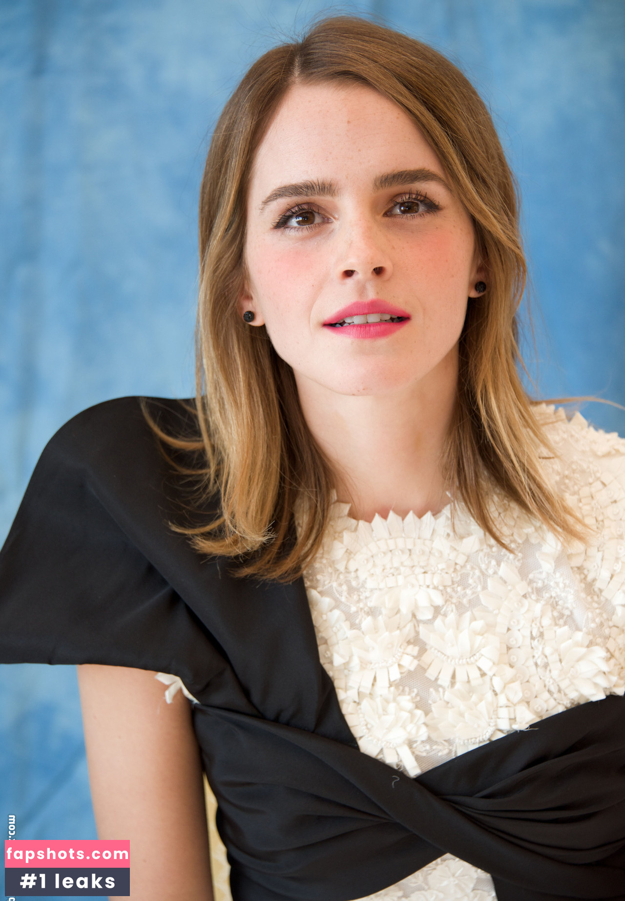 Emma Watson gallery photo #1241