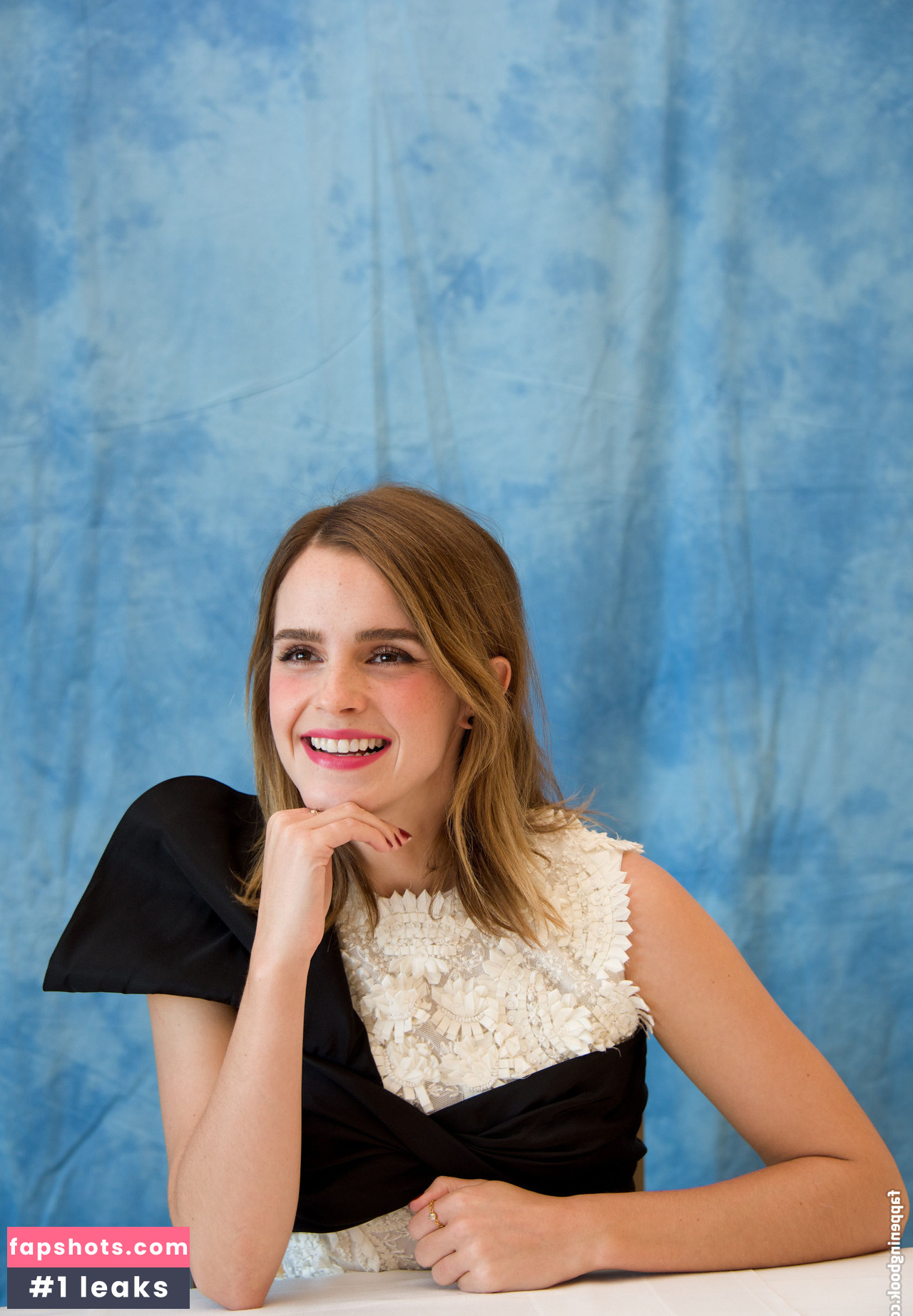Emma Watson gallery photo #1254