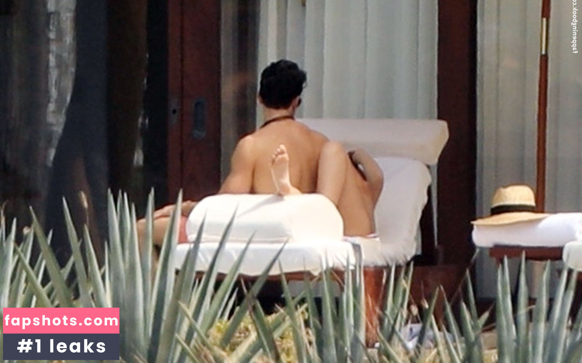 Emma Watson Nude Leaks OnlyFans Photos #2004 - LeakJerk