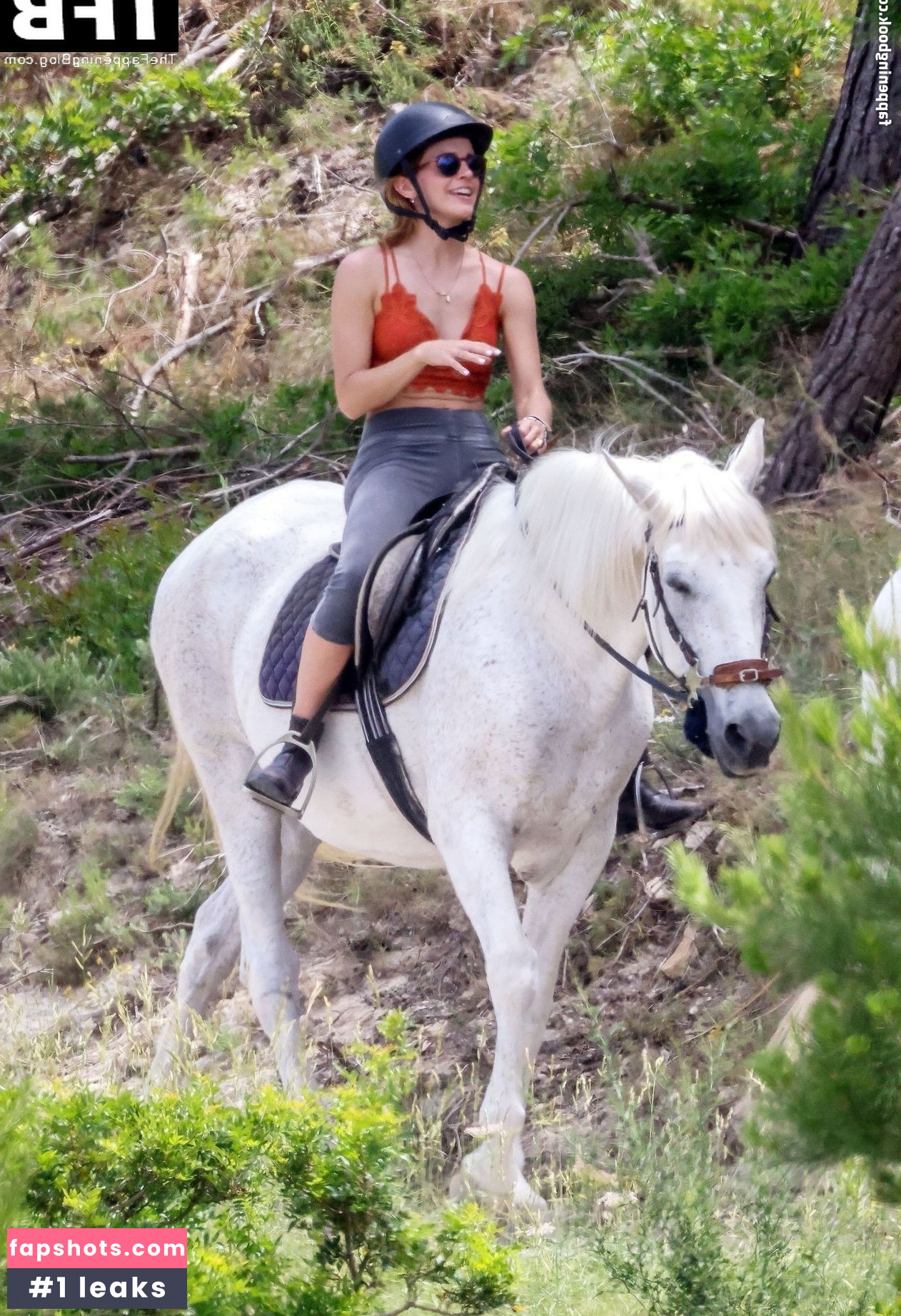 Emma Watson gallery photo #972