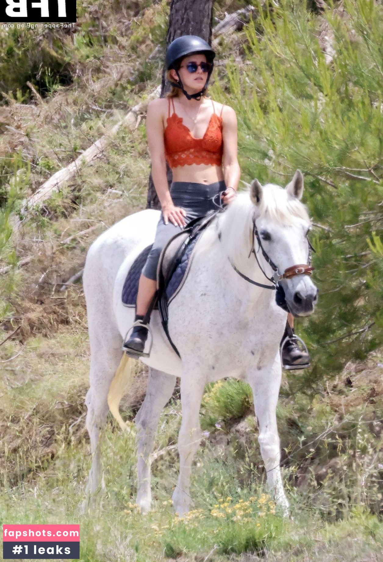 Emma Watson gallery photo #974