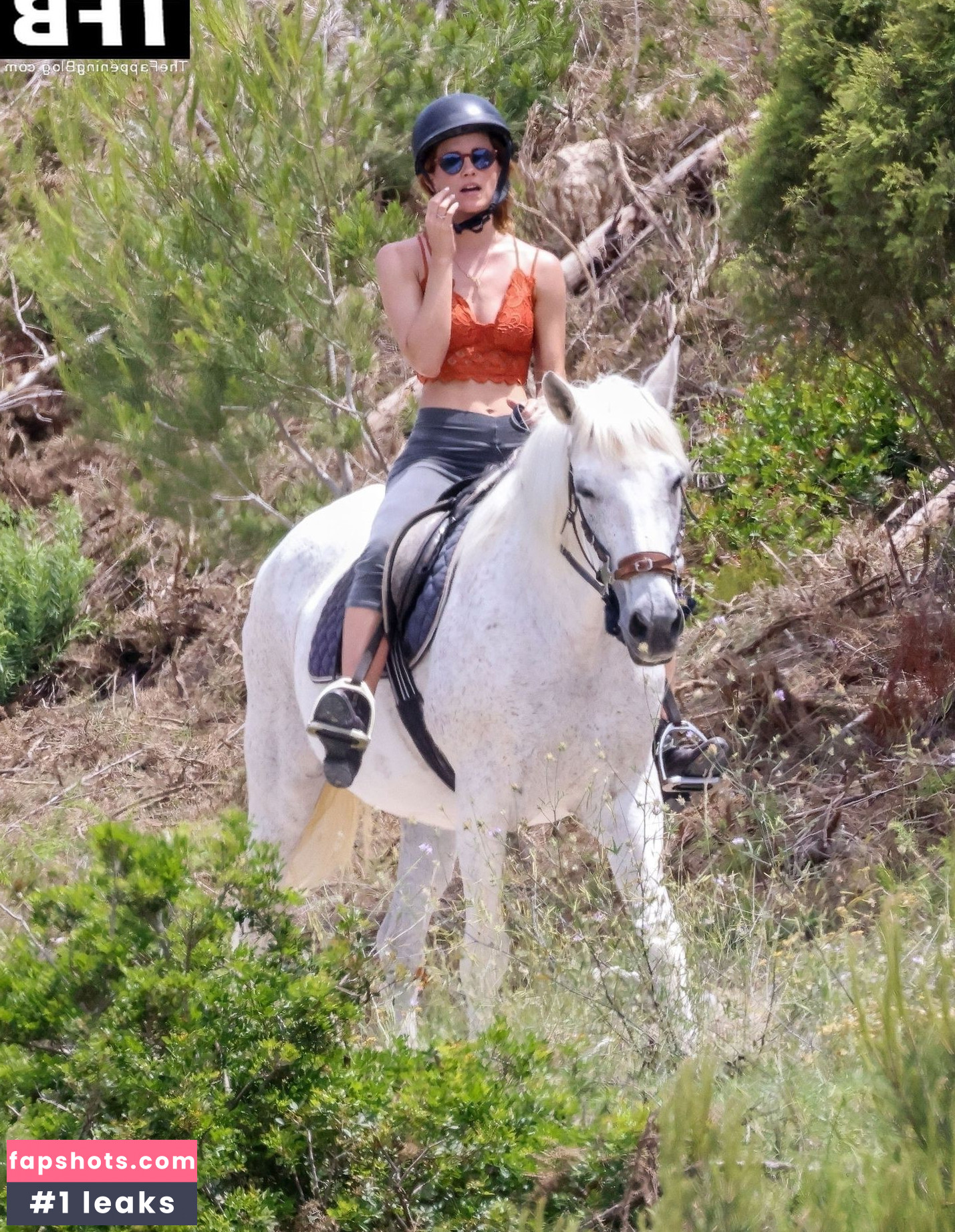 Emma Watson gallery photo #976