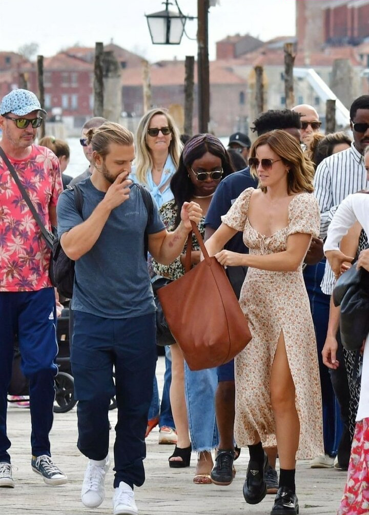 emma-watson gallery photo #2019