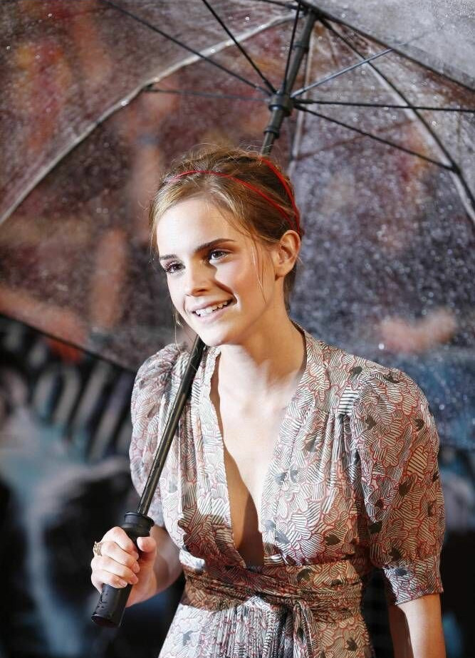emma-watson gallery photo #2143