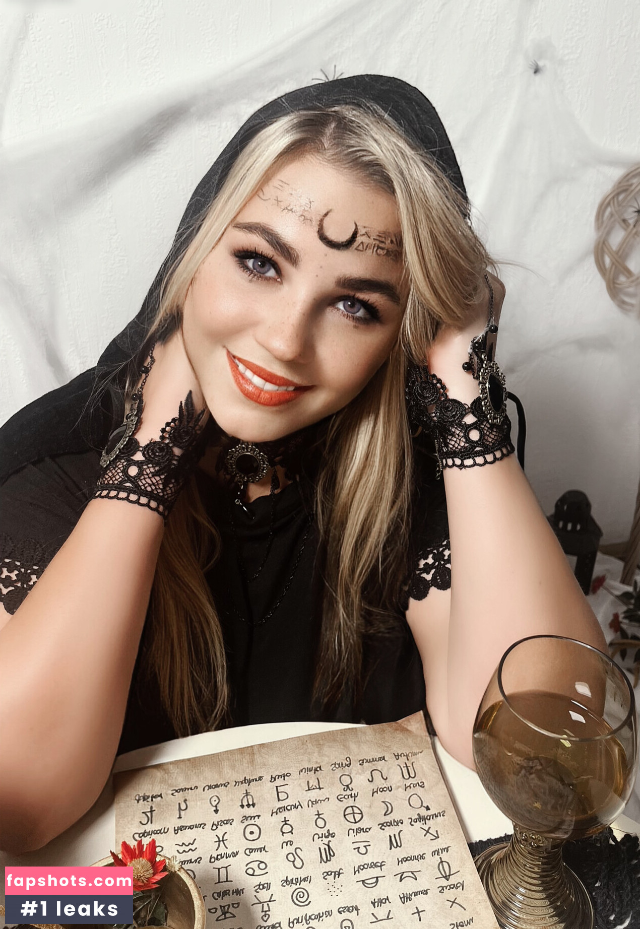 Emmadizzy / Emma_arty gallery photo #25