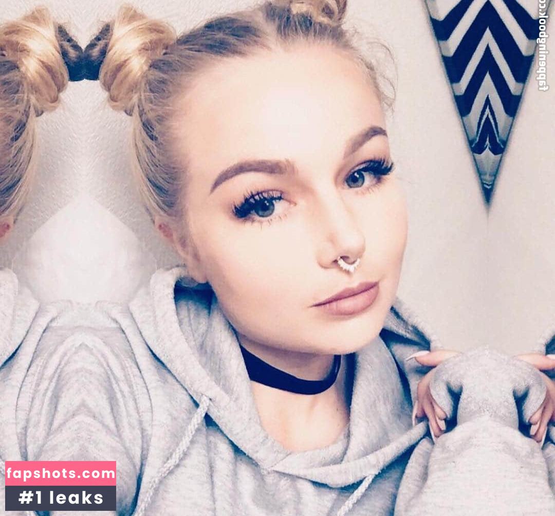 Emmahaggstrom gallery photo #15