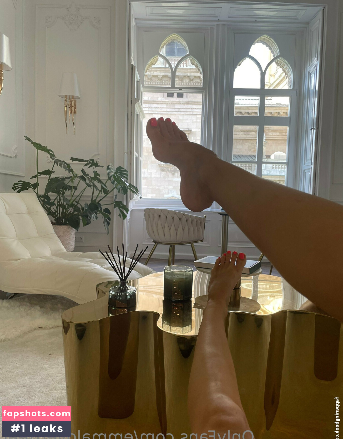 emmalovettfeet nude babe gallery