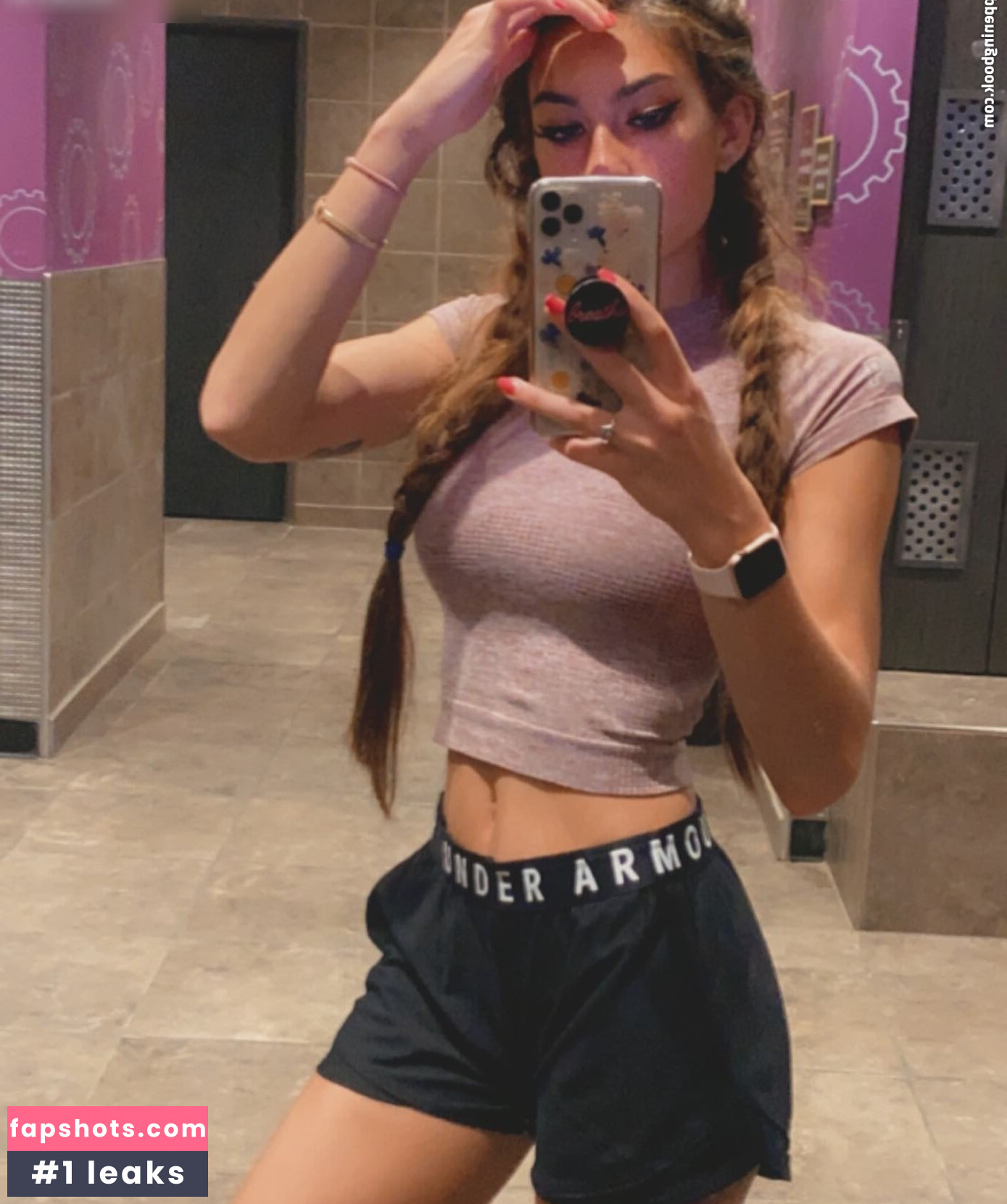 Emmalynn Minassian gallery photo #7