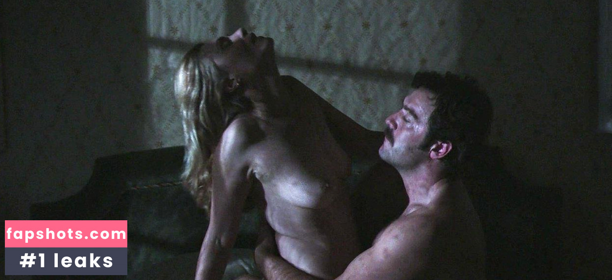 Emmanuelle Seigner gallery photo #34