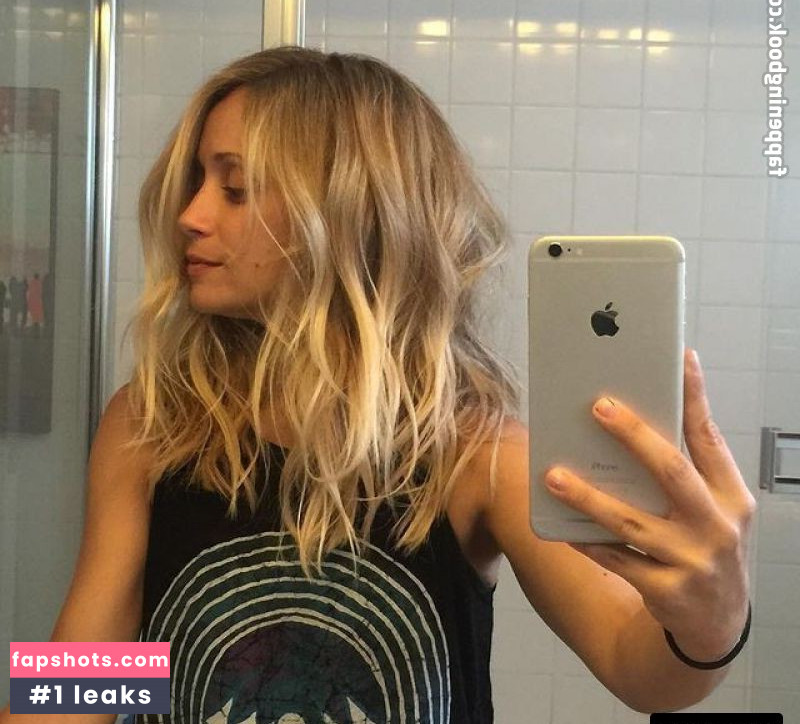 Emme Rylan Nude Leaks OnlyFans Photos #4 - LeakJerk