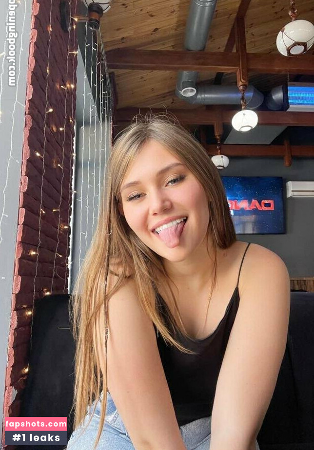 emmeline_sky gallery photo #20