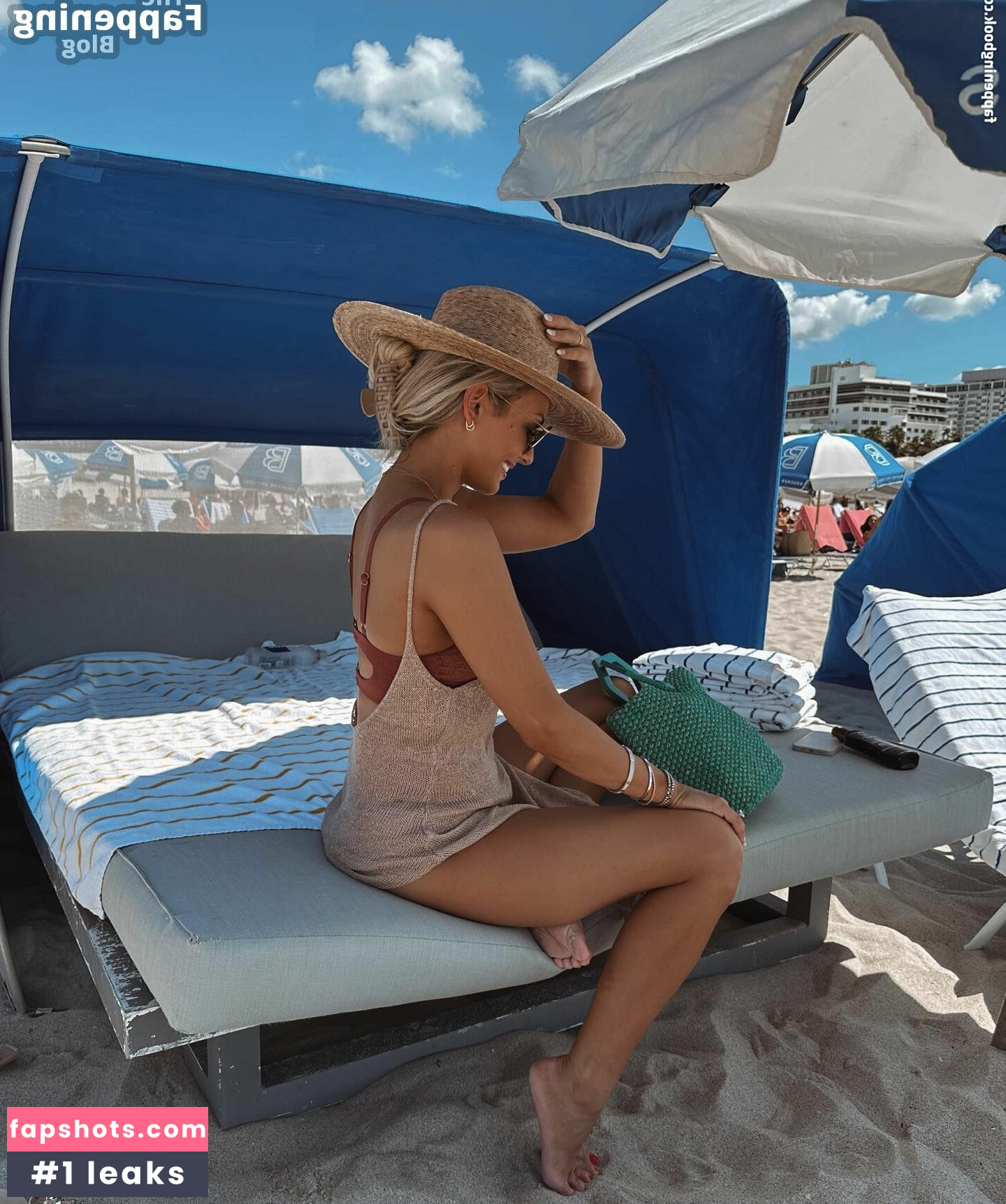 Emmy Medders gallery photo #8