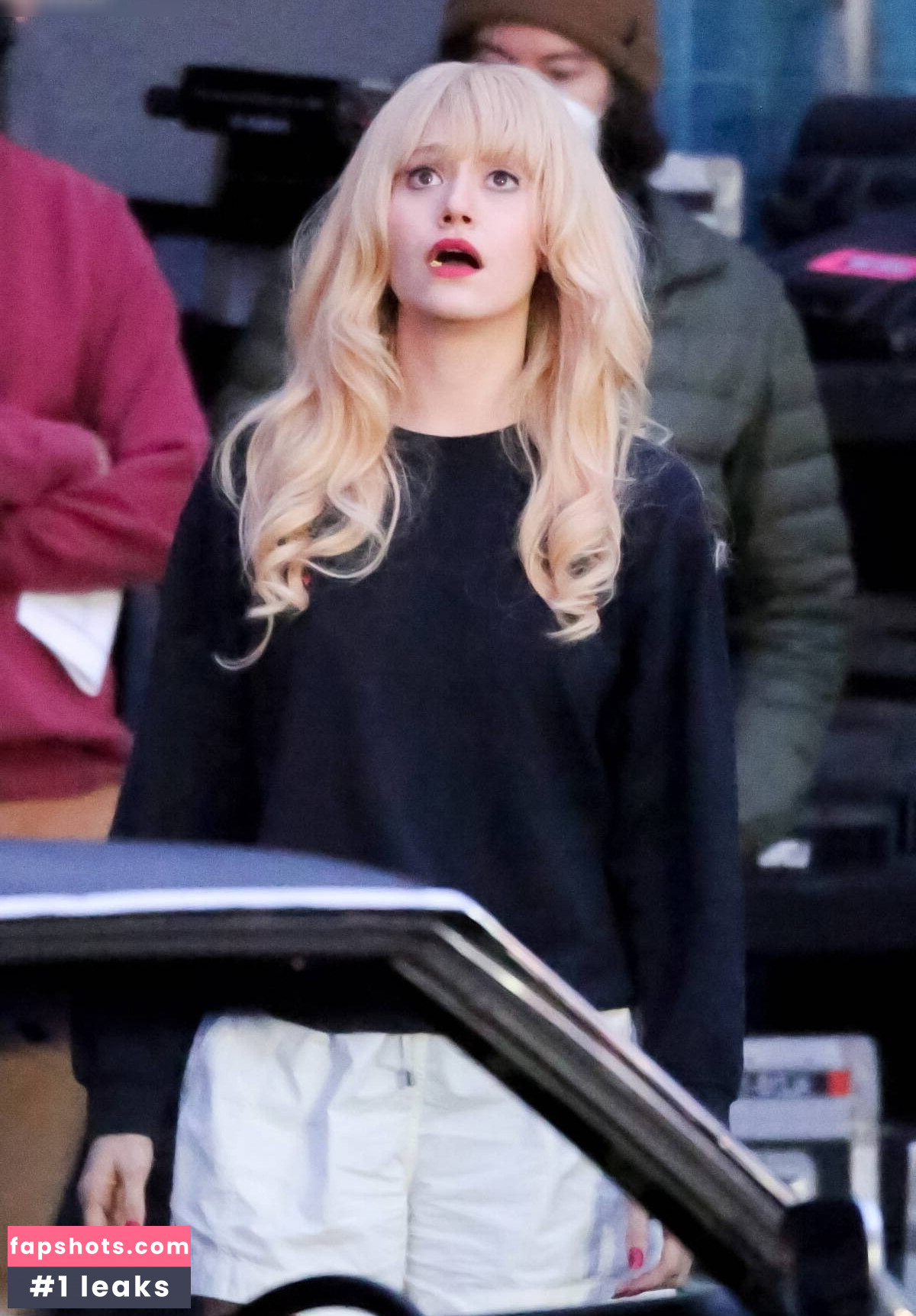 Emmy Rossum gallery photo #12